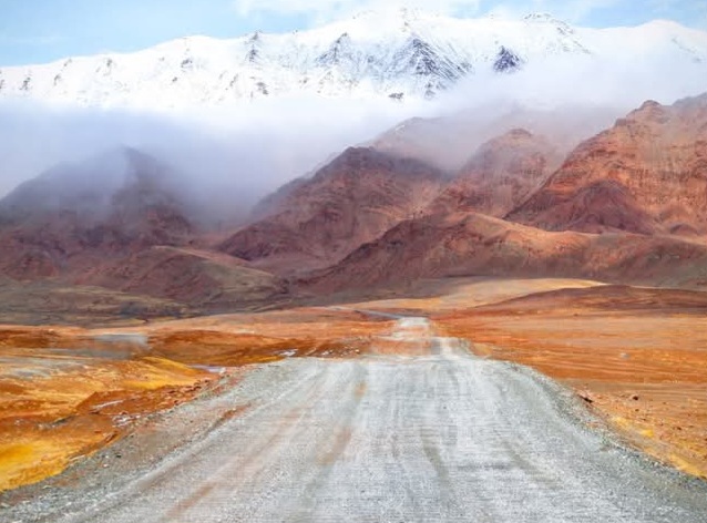 7-day Pamir Highway & Wakhan Valley Adventure